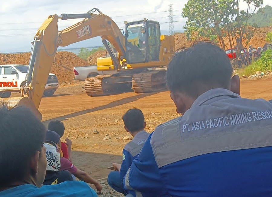 Massa Blokade Pengapalan Ore Nikel PT CLM IPW Minta Kemenkopolhukam