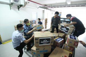 BCA Peduli – Jurnalis Ekobis Makassar Kirim Bantuan ke Sulbar