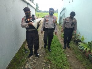 Polres Pangkep Peduli Warga Kurang Mampu, Salurkan Bantuan di Kecamatan Minastene
