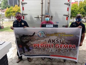 IKA SMPN 10 Makassar Salurkan Bantuan ke Sulbar