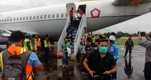 Lagi, TNI Angkatan Udara Evakuasi Korban Gempa Bumi dari Mamuju ke Makassar