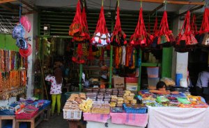 Jauh dari Wisatawan, Pedagang Tana Toraja Protes Relokasi