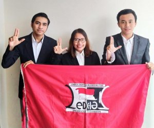 Mahasiswa FH Unhas Raih Juara I Kompetisi Debat Nasional Airlangga Law Competition