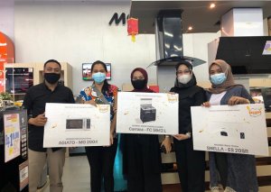 Empat Warga Makassar, Beruntung Dapat Hadiah Dari 4000 Orang