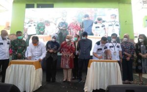 Fatma Dampingi Danny Resmikan Rehabilitasi Atap SMPN 5 Makassar