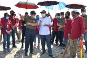 Hamka B Kady Tinjau Program Padat Karya di Pelabuhan Paotere