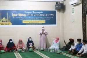 Hadiri Isra Mi’raj di Sukamaju, Fatma Ingatkan Warga 5M