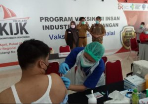 Program Vaksinasi 100.1.100 Pemkot Makassar Baru Selesai di Lima Kecamatan