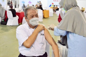 Unhas Gelar Vaksinasi Dosis Dua untuk Dosen dan Tendik Berusia di Atas 60 Tahun