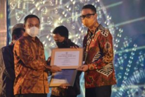 Sinjai Sabet Penghargaan Pinisi Sultan Award Kategori Investasi dan Inovatif Tebaik III