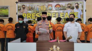 Polres Enrekang Gelar Press Release Pelaku Perkelahian Antar Kelompok, 15 Orang Berhasil Diamankan