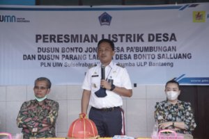 Bupati Bantaeng Resmikan 150 KK Aliran Listrik Baru di Dua Dusun di Eremerasa