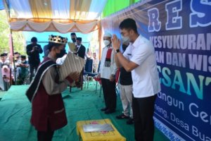 Hadiri Wisuda Santri di Ponpes Nurul Jibal, Bupati ASA: Pesantren Berkonstribusi Positif dalam Pembangunan