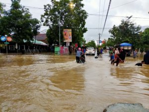 Semalam Diguyur Hujan, Banjir Rendam Kota Sinjai
