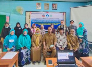 Dosen PNUP Edukasi Guru SMA Muhammadiyah 4 Makassar Buat Media Pembelajaran Berbasis ICT