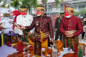 Plt Gubernur Sulawesi Selatan Borong Hasil Karya Warga Binaan Rutan Makassar
