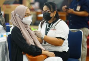 Sinergitas TNI-PT Semen Tonasa, Serbuan Vaksinasi Covid-19 di Pangkep Berjalan Sukses
