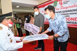 Momentum HUT ke-76 RI, Lima Ahli Waris BP Jamsostek di Kabupaten Sidrap Terima Santunan