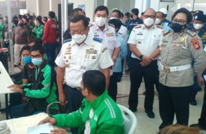 Ditjen Hubdat Kemenhub Gelar Vaksinasi di Pelabuhan Makassar
