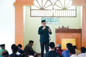 Jumat Berkah di Masjid Nur Habibi, Bupati Barru Ingatkan Protokol Kesehatan