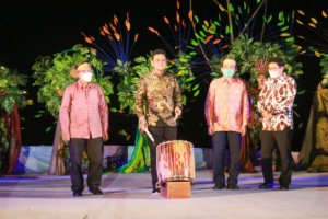 Bupati Barru Buka Festival Budaya To Berru di Pulau Dutungeng
