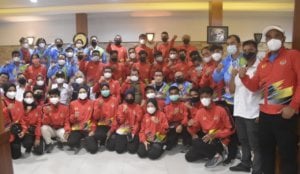 Lepas Atlet UNM Wakili Sulsel di PON XX Papua, Rektor UNM: Tunjukkan Bahwa Kita Petarung