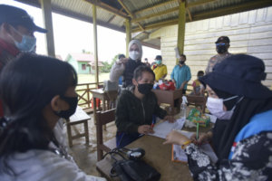 Bupati Luwu Utara Pantau Vaksinasi COVID-19 Sampai ke Wilayah Terpencil