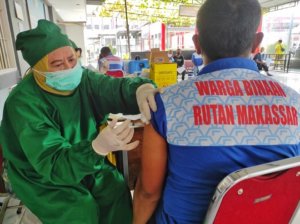 1.252 Warga Binaan Pemasyarakatan Rutan Makassar Terima Vaksin Covid-19