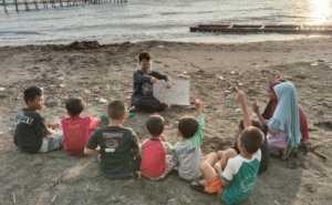 Anak Pesisir Antusias Ikuti Pembelajaran Gratis dari RBP di Takalar