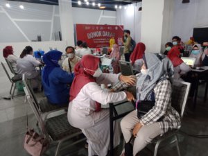 Percepat Vaksinasi Nasional, PIM Sulsel Vaksin 750 Warga Makassar
