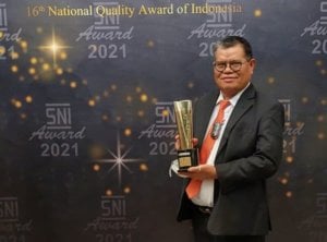 Raih Penghargaan SNI Award 2021, Prof Husain Syam: Bukti Transformasi UNM Sudah Tepat