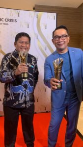 Pemprov Sulsel Raih Penghargaan Daerah Terbaik Kategori Economic Recovery pada Indonesia Award 2021