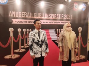 Inspiratif dan Berdedikasi, 10 Guru Raih Penghargaan dari Dewan Pendidikan Makassar