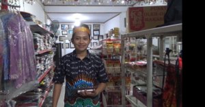 Dosen Unismuh Ini Sukses Jadi Enterpreneur, Jual Oleh-oleh Khas Makassar hingga Mancanegara