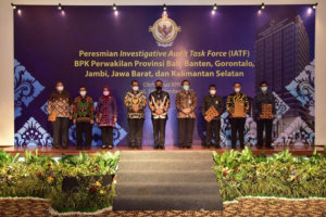 Kepala Perwakilan BPK Provinsi Bali Kenakan Batik Rongkong di Peresmian IATF