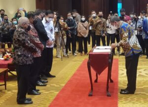 Wakili Bupati/Walikota se-Indonesia, Amran Mahmud Bertemu Menkopolhukam dan Menpan RB