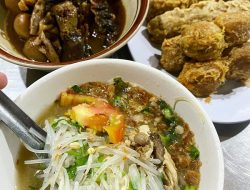 Yummi… Sedapnya Kaldu Ayam Soto Bangkong Semarang yang melegenda