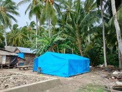 Relawan Muhammadiyah Terus Bangun Hunian dan Sekolah Darurat untuk Warga Penyintas Gempa di Selayar