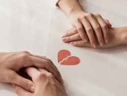 Menikahlah! Pelajari Penyebabnya Lalu Hilangkan Trauma Perceraian Orang Tua