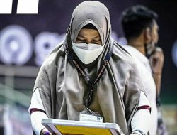 Pertama dalam Sejarah IBL, Coach Perempuan Mengantar Timnya Pecah Telur