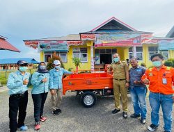 Peduli Lingkungan, PT Vale Serahkan Bantuan Motor Sampah ke Warga Bahodopi