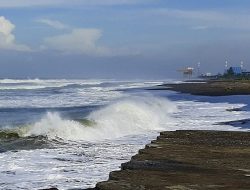 BMKG Ingatkan Tinggi Gelombang di Samudra Hinda di Selatan Jabar, Jateng, dan DIY Mencapai 6 Meter