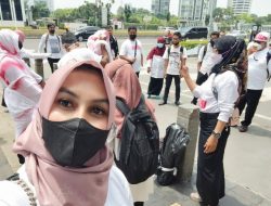 Demo di Kemendikbudristek, Guru Honorer: Ayo Mas Menteri Temui Kami, Kami Bukan Anak SD