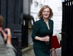 Liz Truss Perkirakan Invasi Rusia ke Ukraina Terjadi Sebentar Lagi