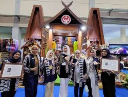 Tampilkan Konsep Rumah Tongkonan di Inacraft Jakarta, Stand Dekranasda Sulsel Jadi yang Terbaik