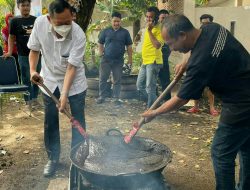 Hamka B Kady Dukung Pelestarian Budaya Aduk Dodol di Desa Lantang, Takalar