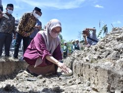 Di Momen Isra’ Mi’raj, Bupati Indah Lakukan Peletakan Batu Pertama Pembangunan Masjid