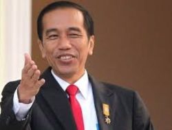 Ditanya Soal Isu Reshuffle Menteri, Jokowi Cuma Senyum