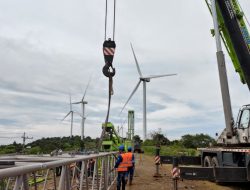 Tingkatkan Produktivitas, Operator PLTB Sidrap 75MW Kerahkan Crane Raksasa