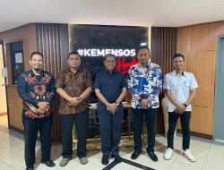 Dukung Penanggulangan Bencana, Kemensos Berikan Bantuan Perahu Fiber untuk Pemkab Wajo